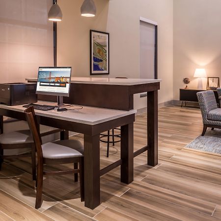 Holiday Inn And Suites Addison By Ihg Eksteriør bilde
