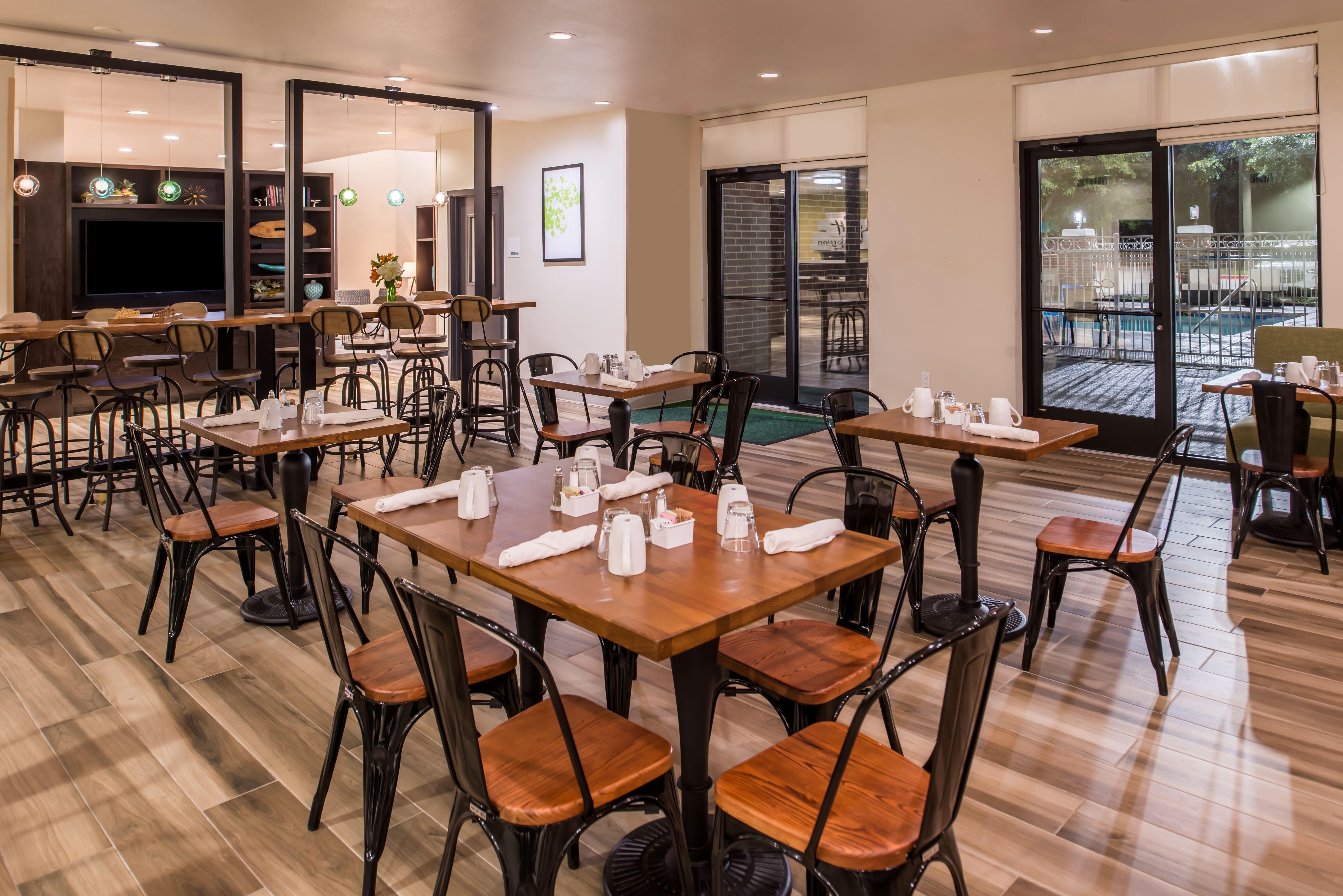 Holiday Inn And Suites Addison By Ihg Eksteriør bilde