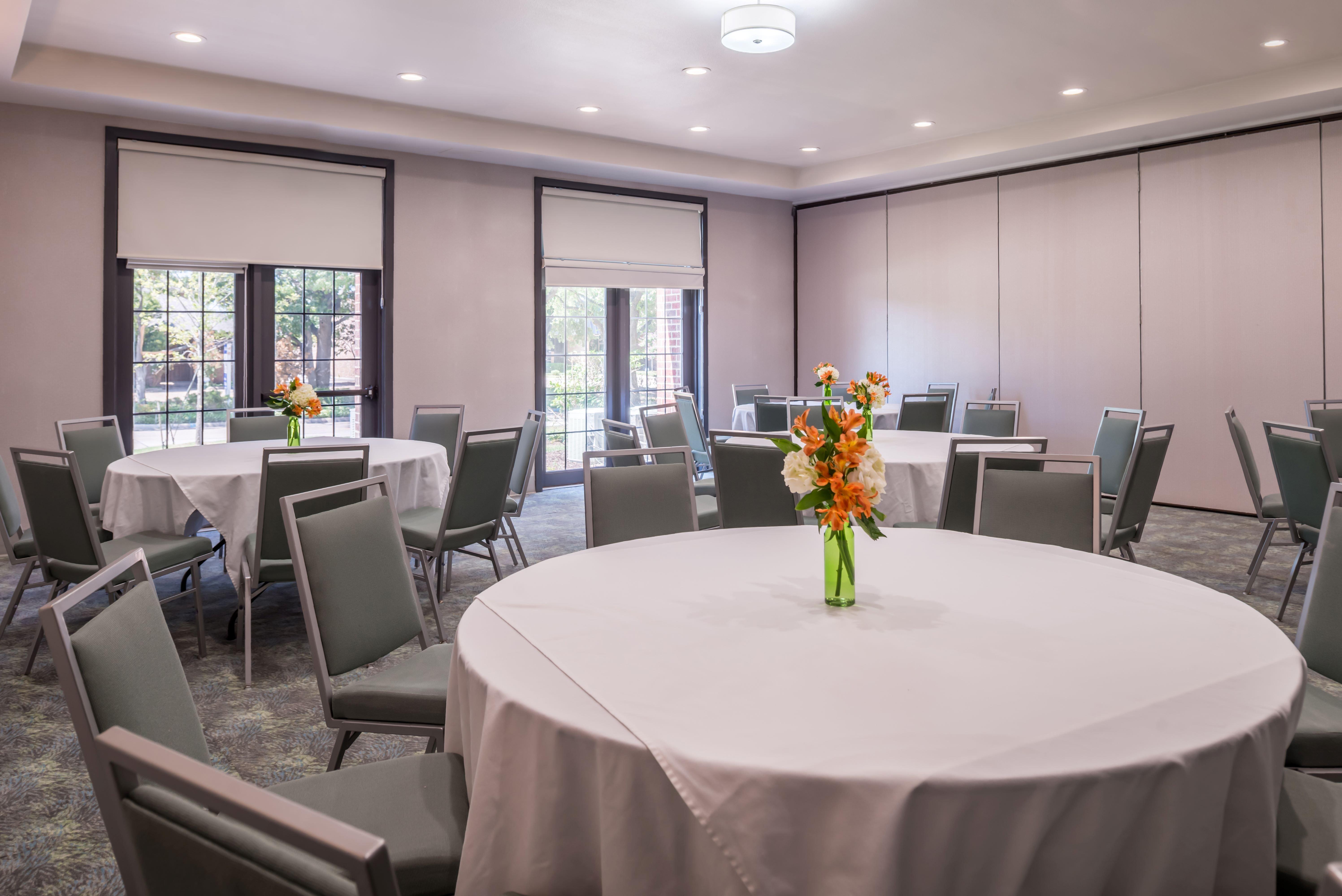 Holiday Inn And Suites Addison By Ihg Eksteriør bilde